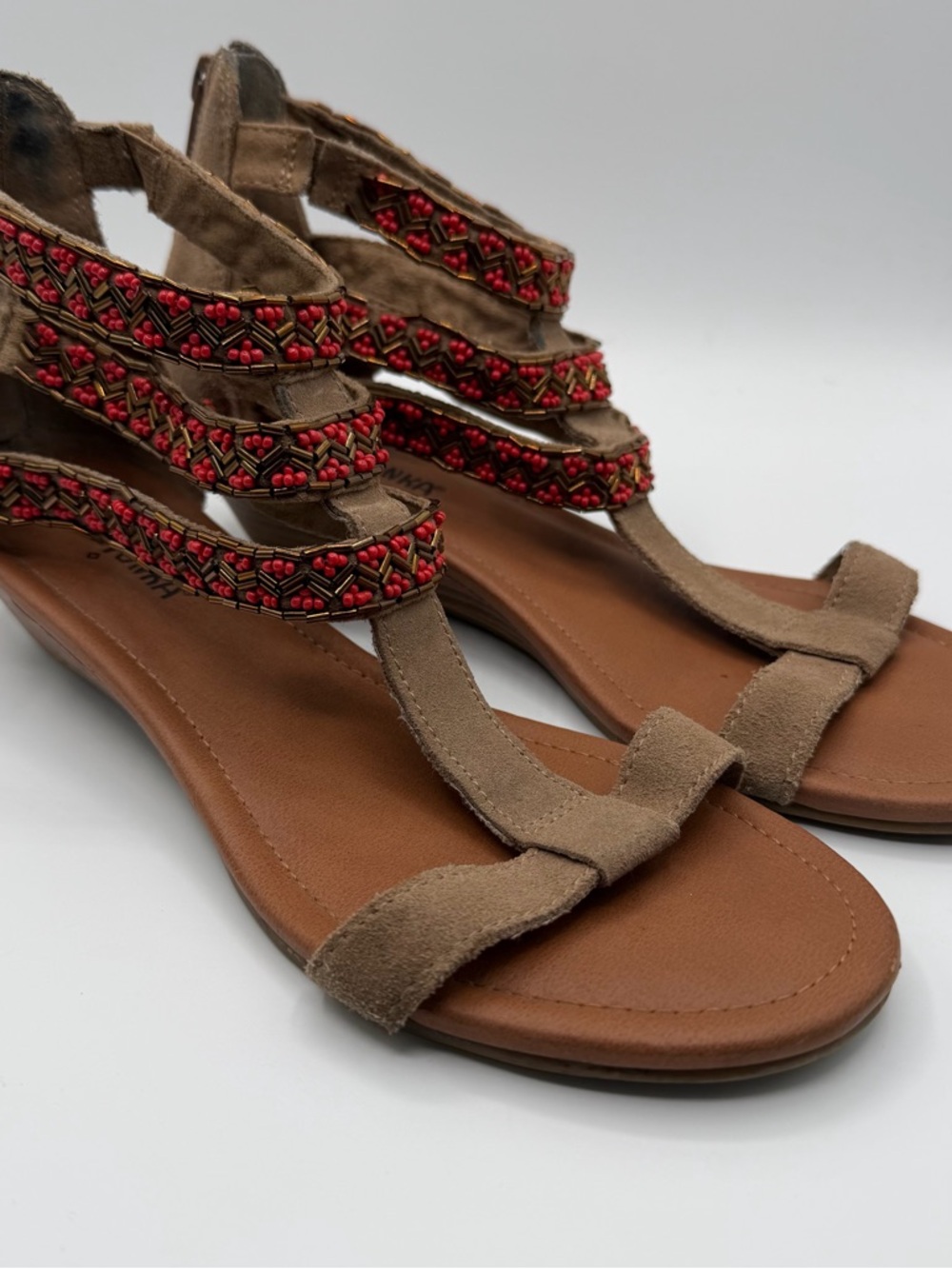 Minnetonka Womens 7 Beaded Leather Gladiator Wedge Sandals Boho Back Zip